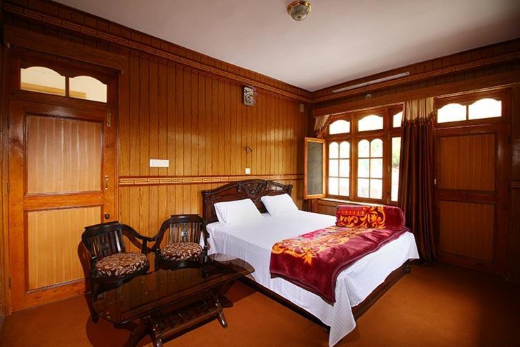 Hotel Lake View Nako Exterior photo