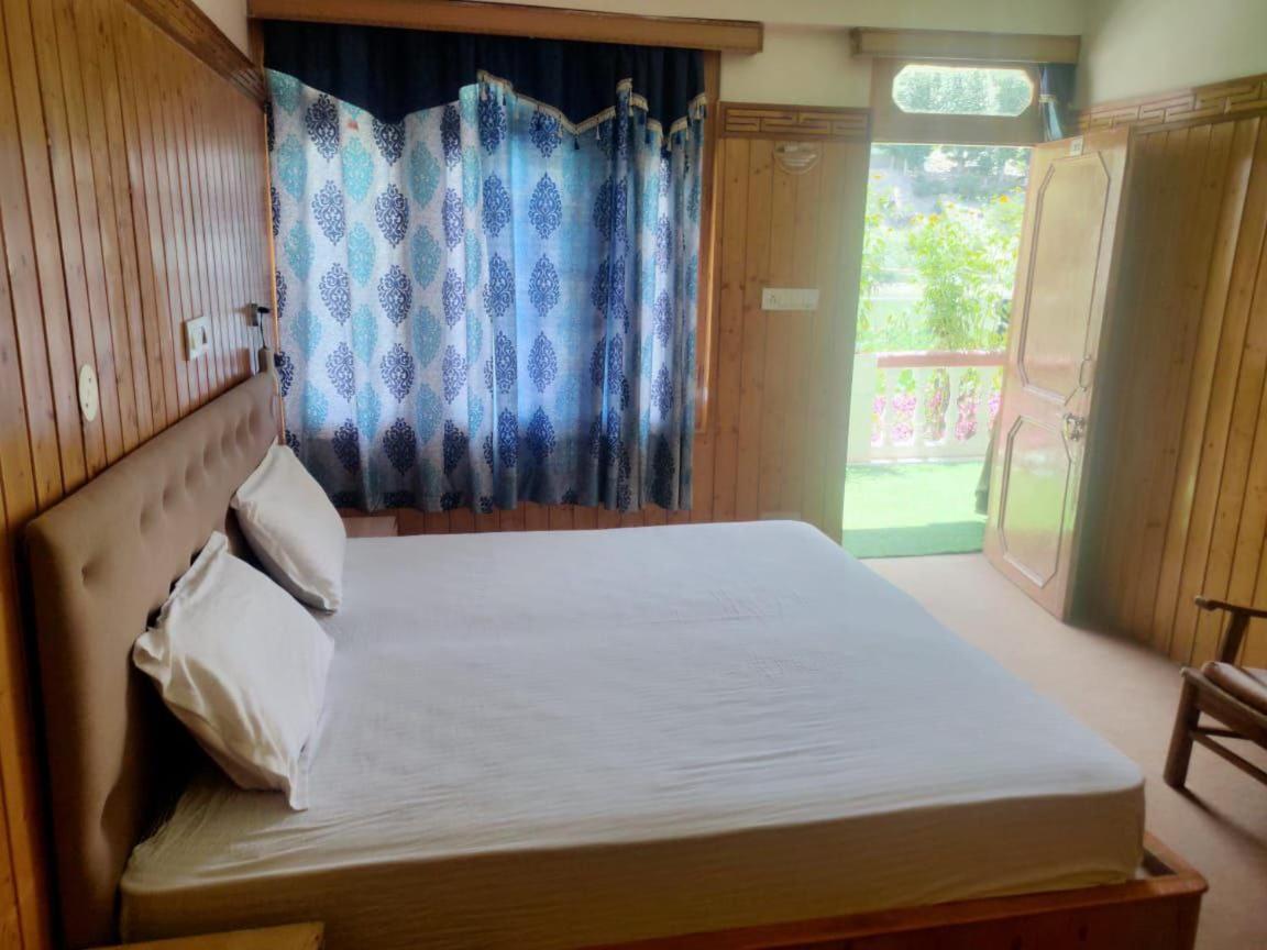 Hotel Lake View Nako Exterior photo